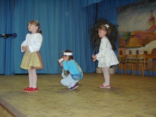 Hraje celá dědina aneb S veselou myslí na nesmysly. - 18.3.2006